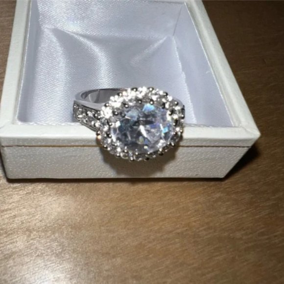 Diamond Cocktail Ring from Nordstrom CZ & Sterling Silver SZ 7 - NEW! - Picture 4 of 7